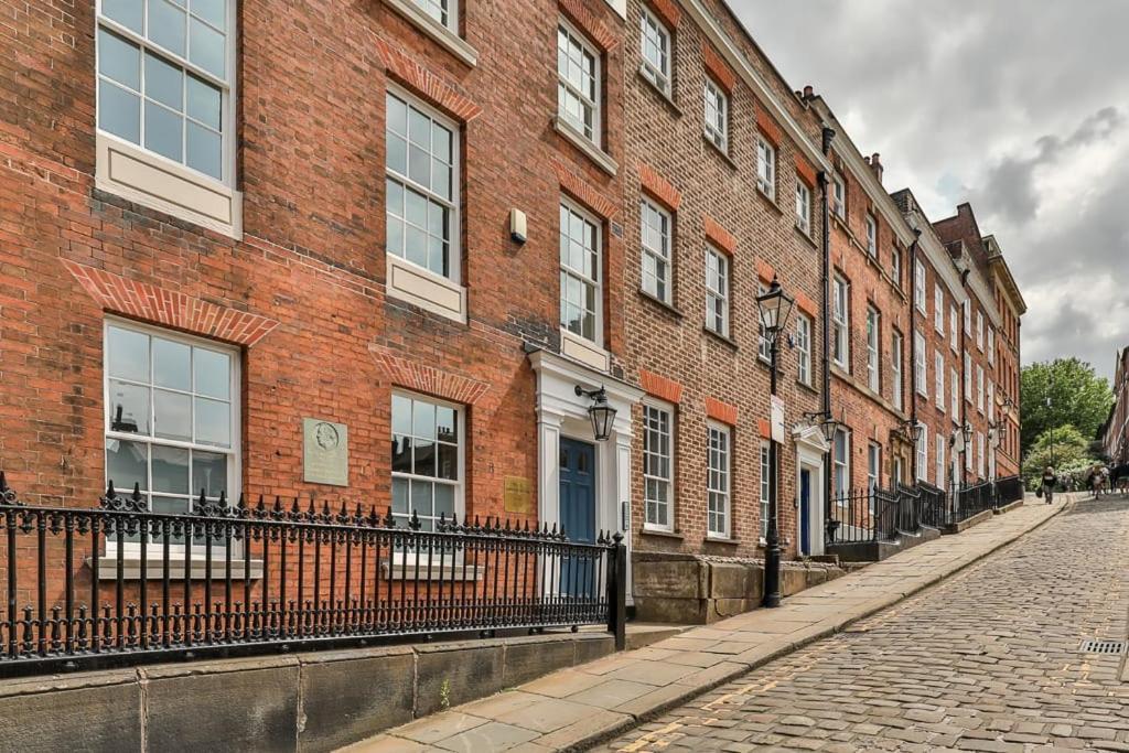 Paradise Square - Remodelled 18Th Century Apartme Sheffield Esterno foto